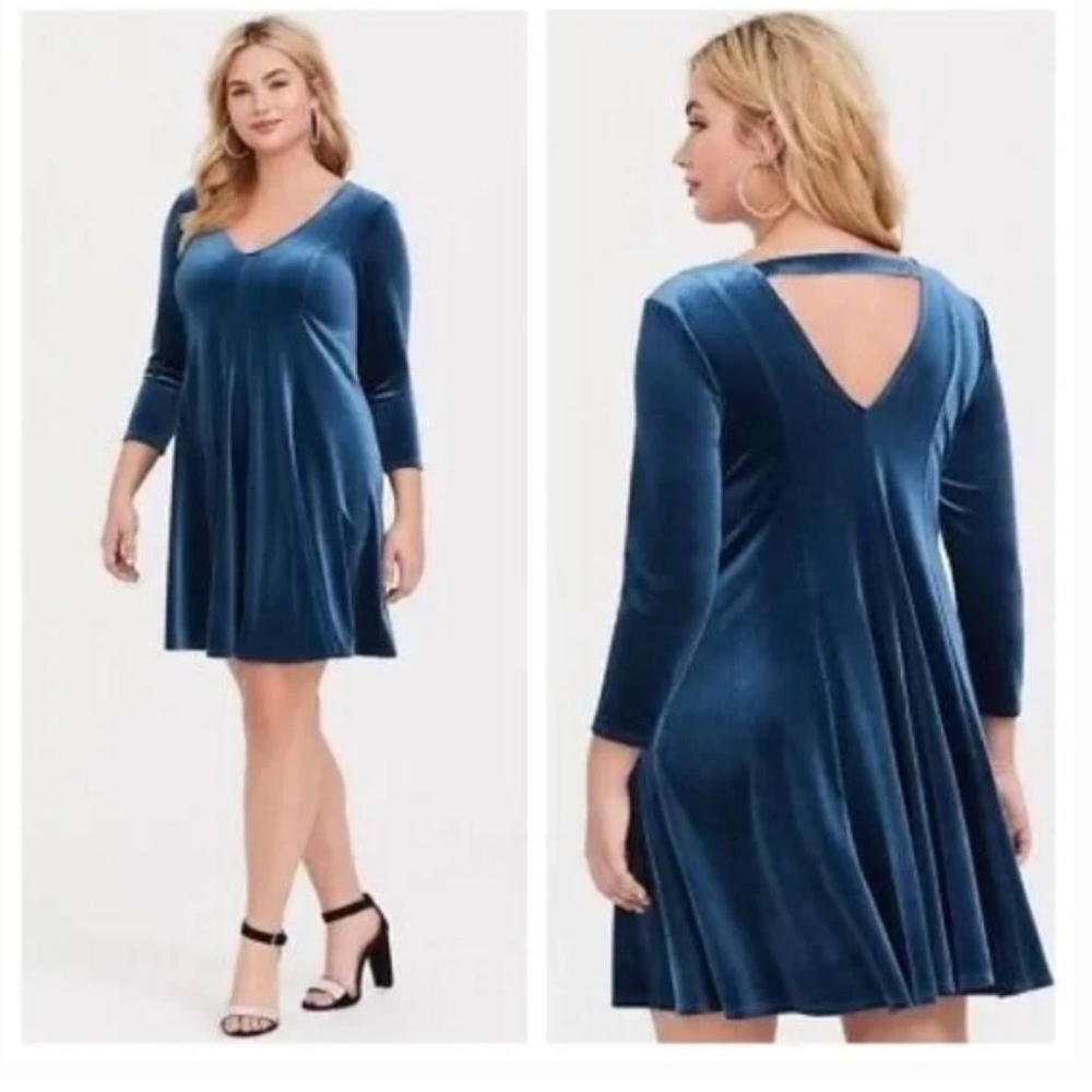 Torrid Dress Womens 00 Large Blue Velvet Long Sleeve Swing Mini Cut Out V Fluted